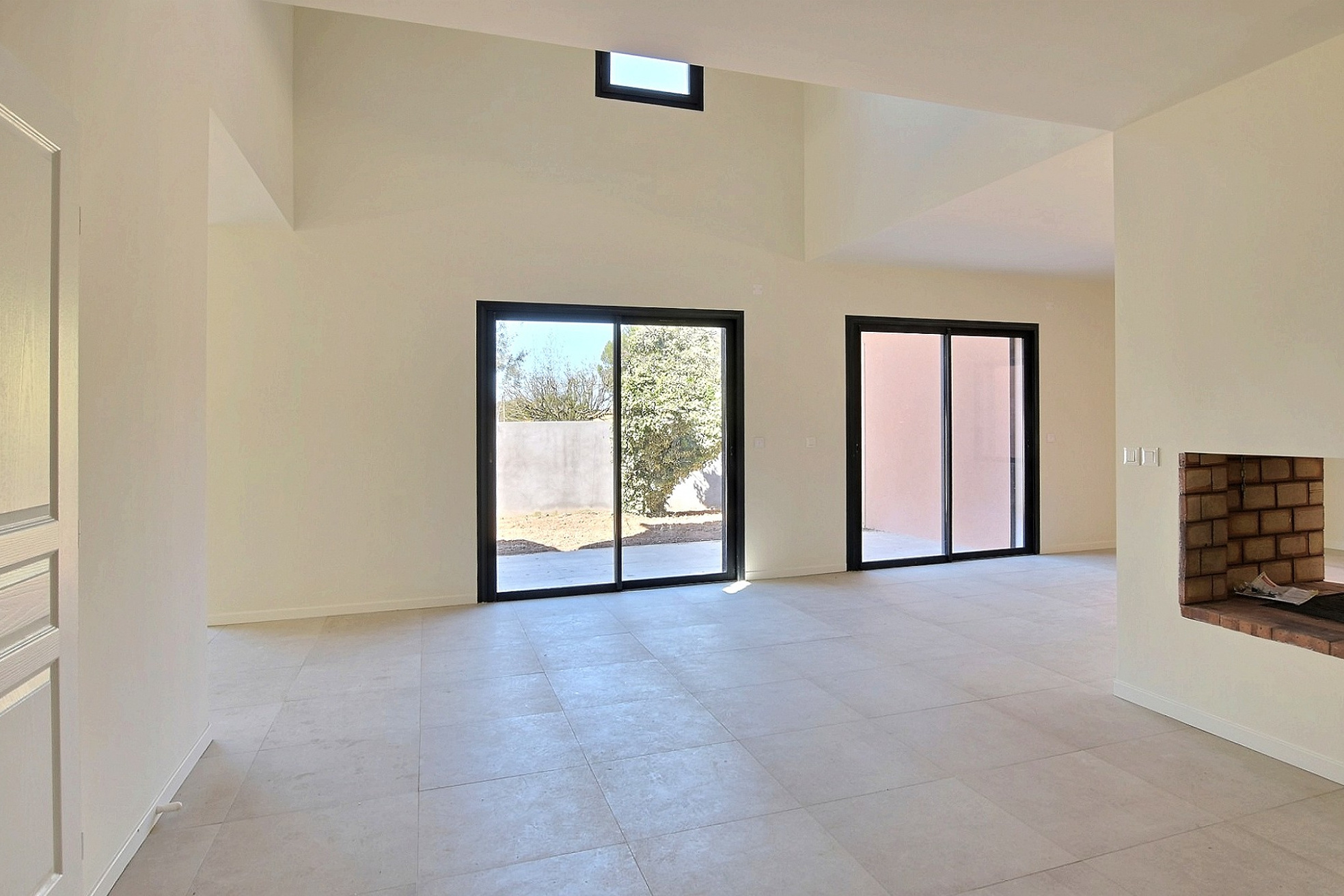 photo_02935ab9e0baa5f17fa57b4d21748c7c