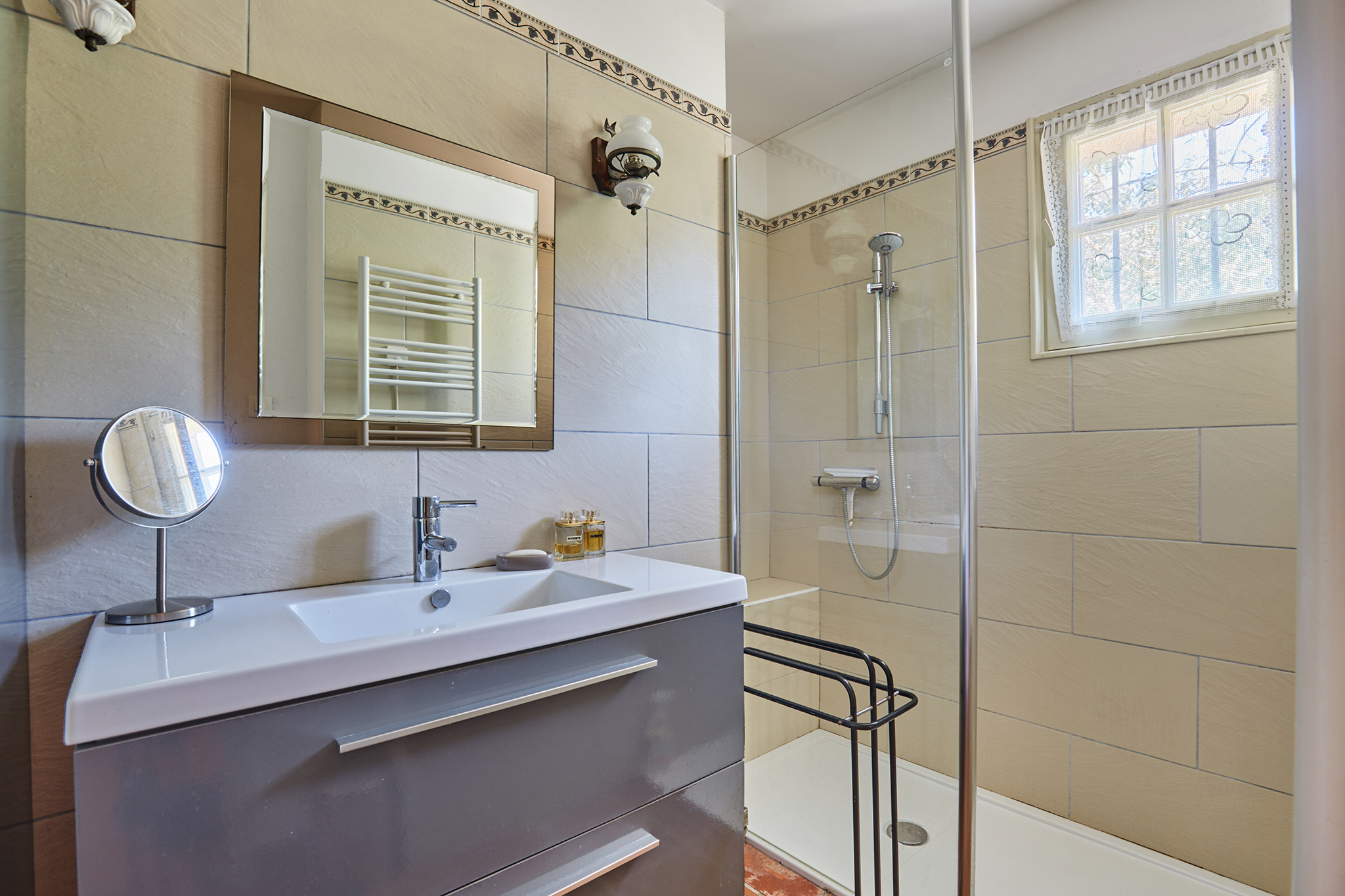 photo_6178c5a5d9a4259aae2b5488f8f35b47