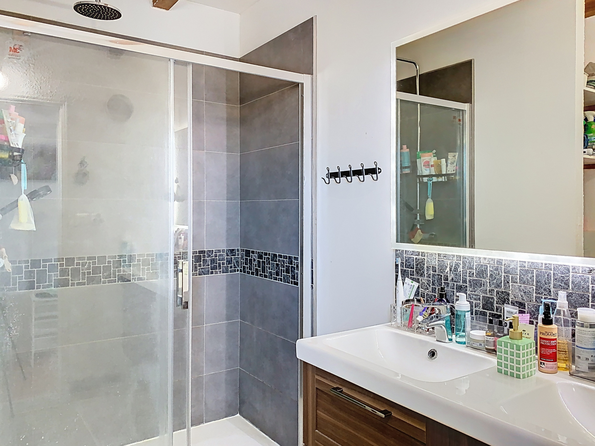 photo_54171b3a91254207a90cb40e640ffb08