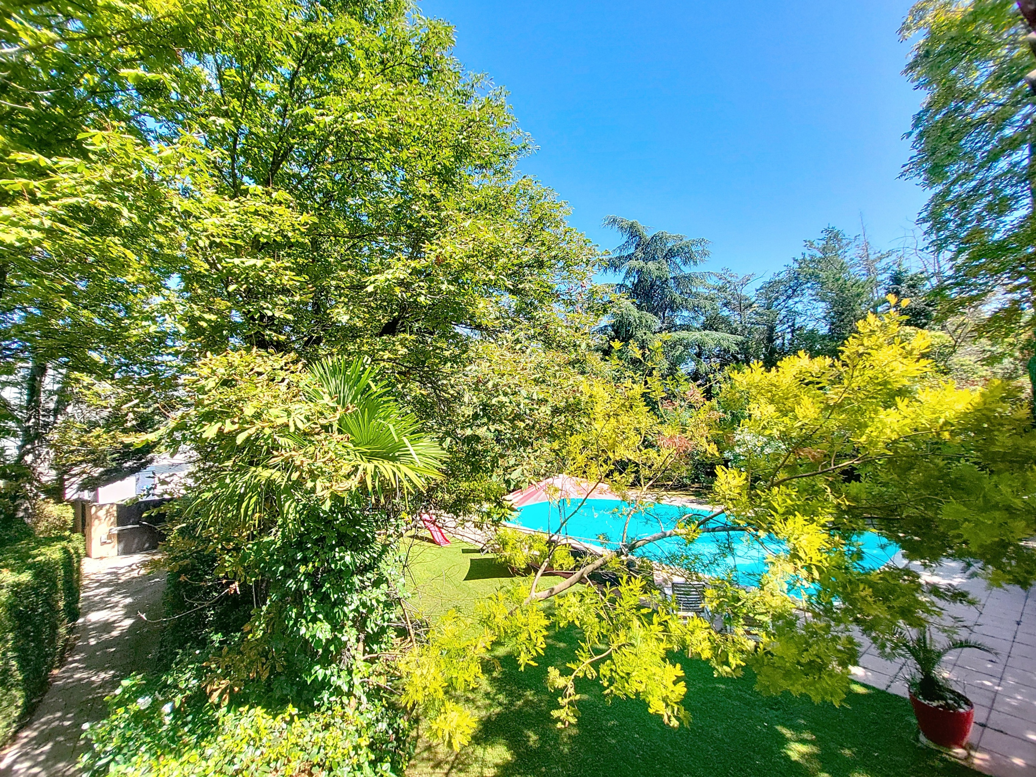 photo_eb45e33b07bb889f0f8c7da79e114de5