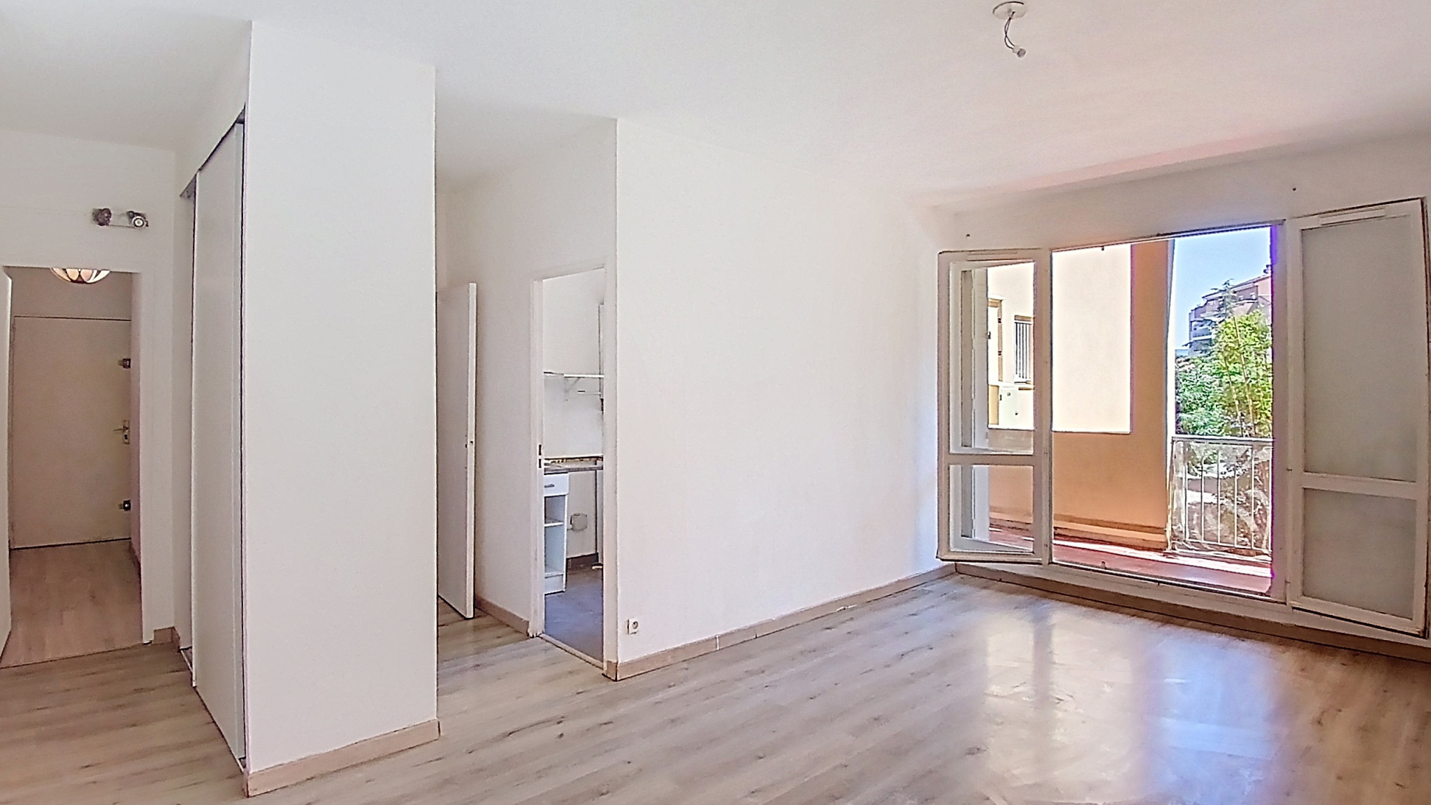 photo_66ee28de32b86a1f8438641713642063