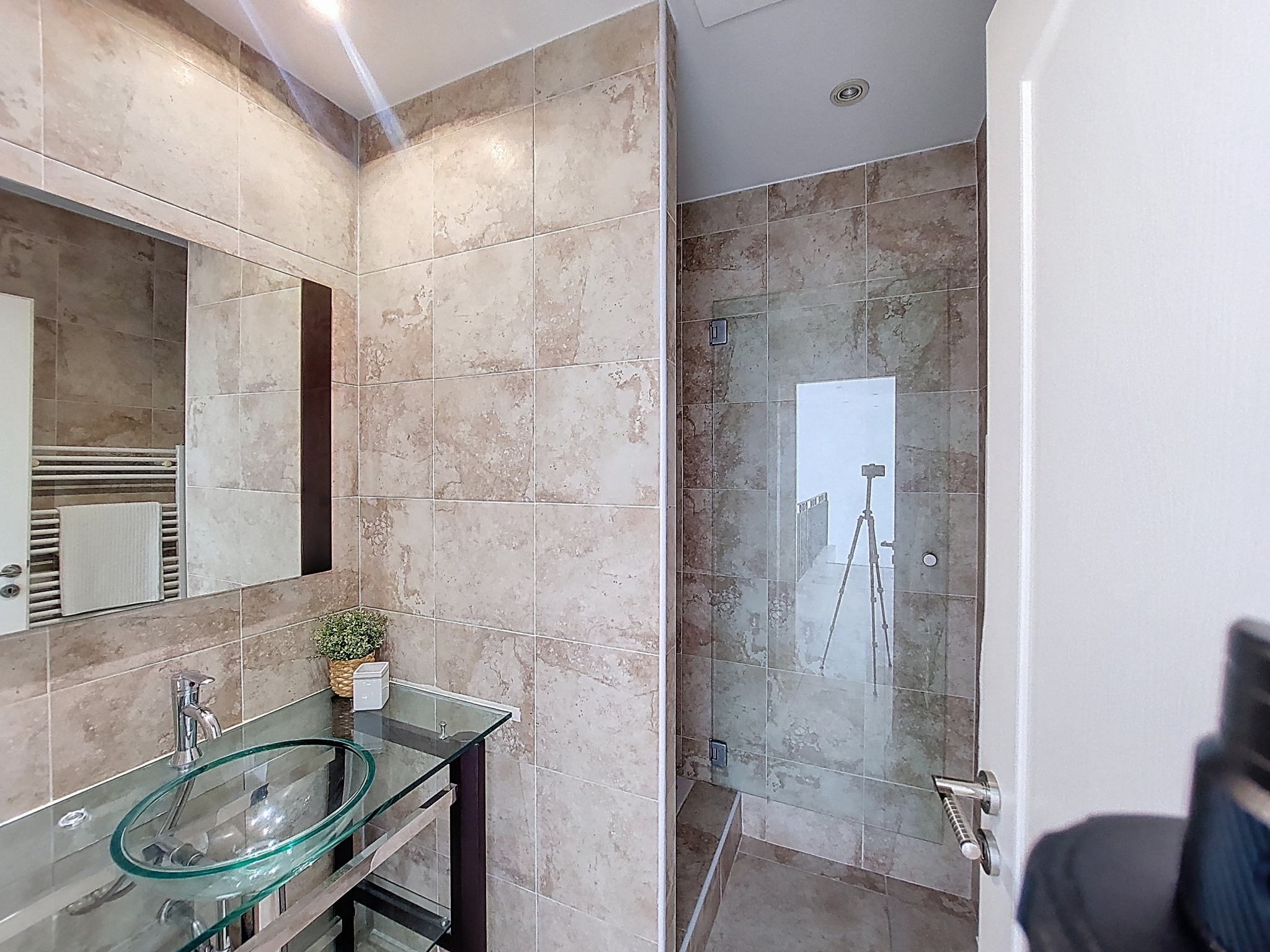 photo_98afcc5467bf0bf5630dd6066bfe78ca