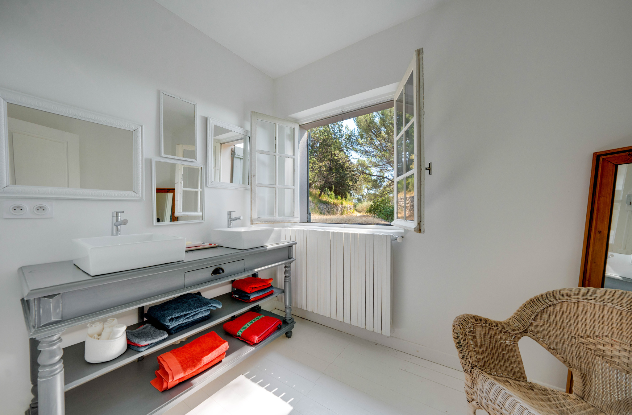 photo_9cd2b12e45726199f5a1711a90c0ea32