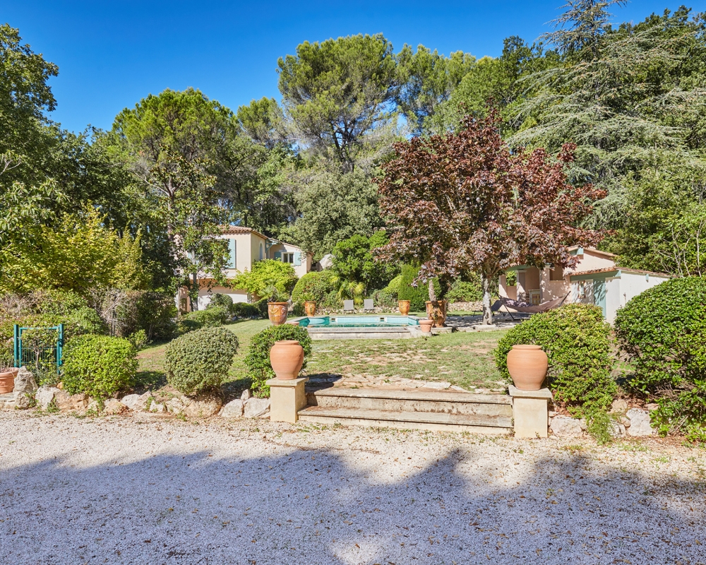 photo_3892838b1a8bec9e0a45c5d8586512ee