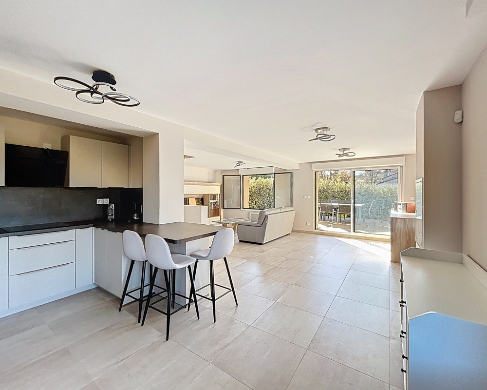 photo_5cf480d8aed35a691f4f7096a543198a