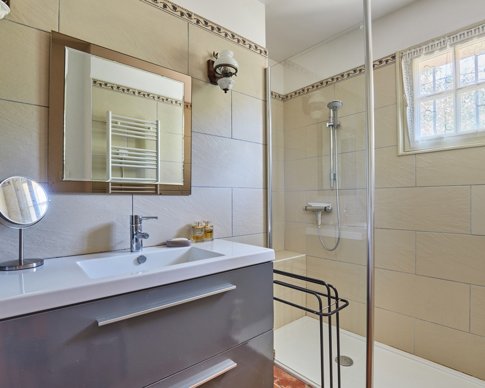 photo_6178c5a5d9a4259aae2b5488f8f35b47