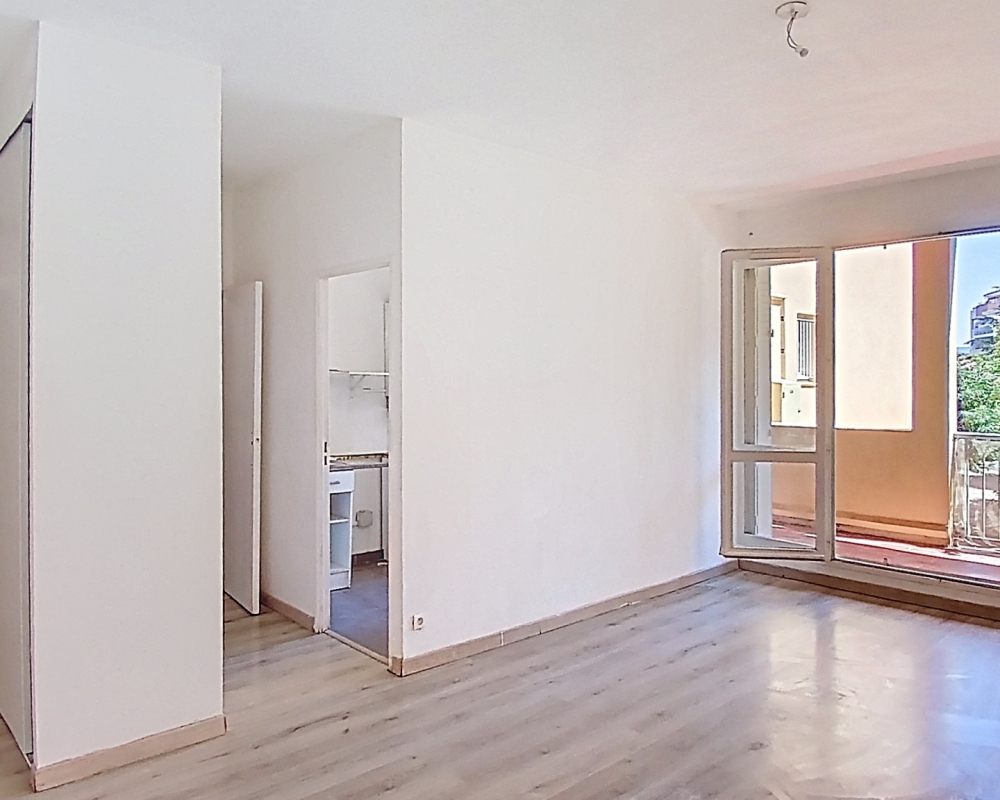 photo_66ee28de32b86a1f8438641713642063