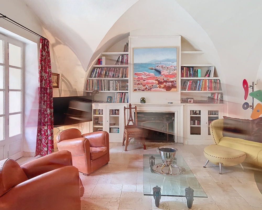 photo_72a82f1f7c8e344dab79e9d9fd79828d