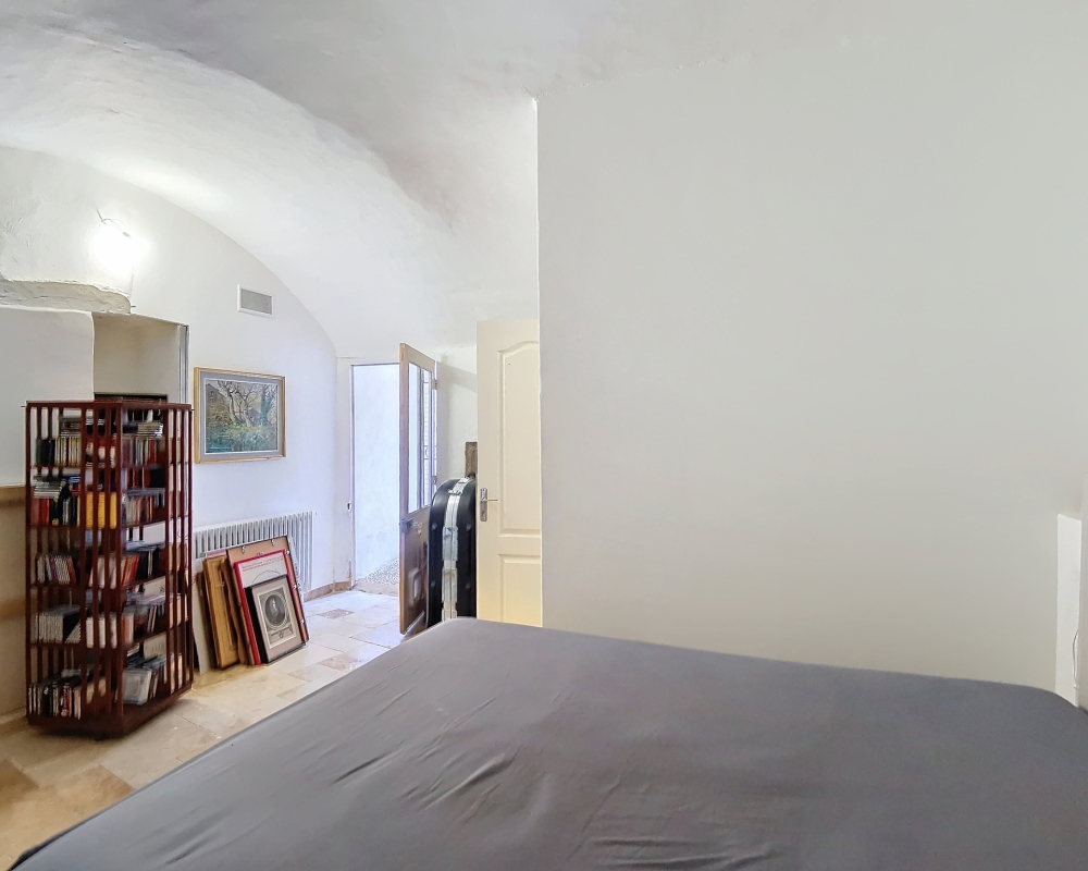 photo_93a5219cc12eab71fe9c3f750e384b75