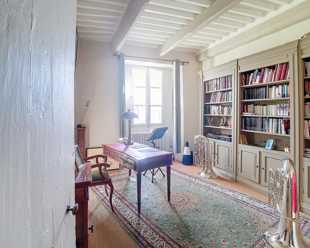 photo_d9a13a78191e699604adbfca94323985